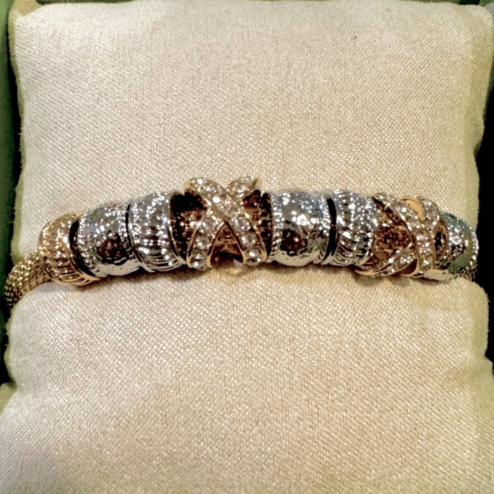 NWT ⚜️💖⚜️ House of Harlow 1960 gorgeous golden and silver tone bracelet - Picture 6 of 15